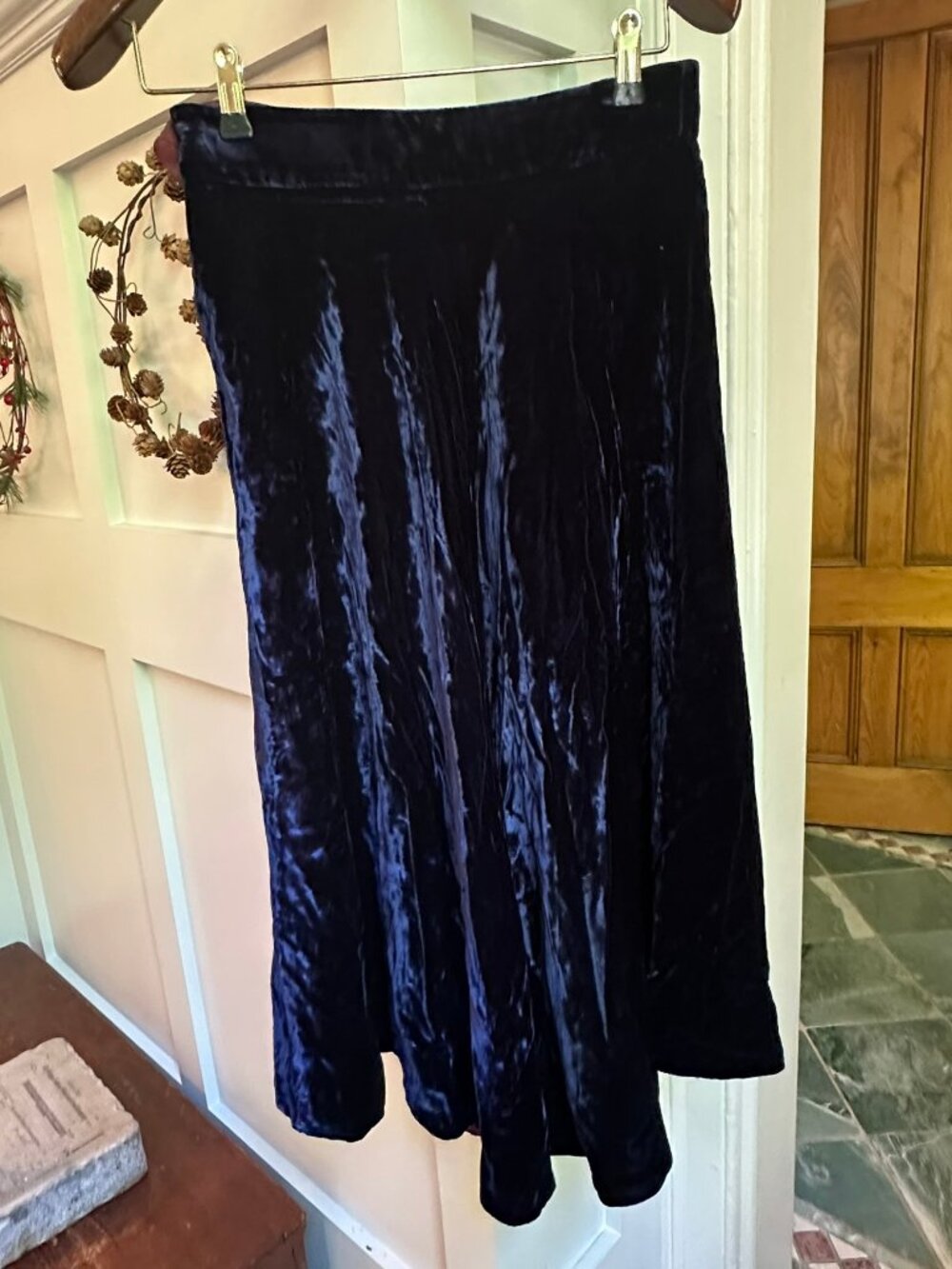 ✨ Late 60s Vintage Midnight Blue Crushed Velvet Skirt – Madeleine Hill Company ✨